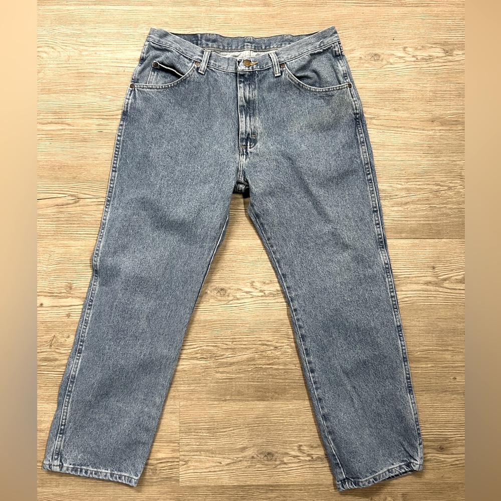Wrangler Relaxed Fit Blue Jeans 36x30